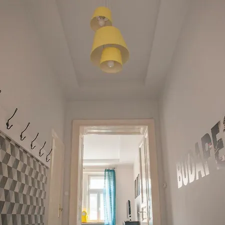 Downtown Vorosmarty Apartment Budapest